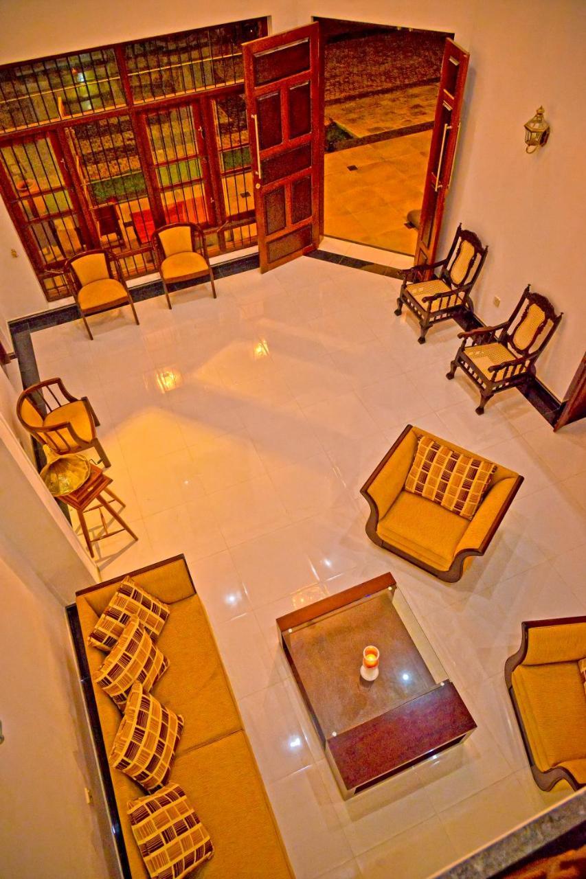 Siluni'S Villa Anuradhapura Eksteriør billede